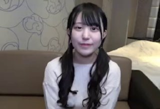 高颜值白皙妹子【童颜巨乳】大黑牛自慰，白色衬衣近距离特写大黑牛震动肥逼，呻吟娇喘非常诱人!